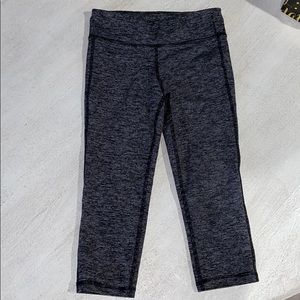 Old navy active grey and black capri leggings